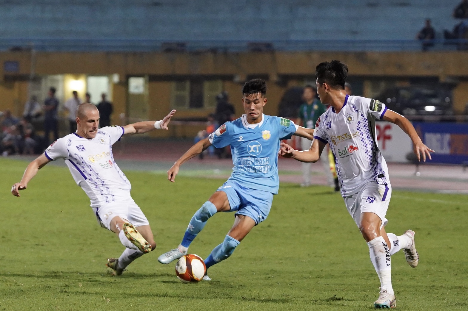 Nỗ lực bất thành của Hồng Duy và CLB Nam Định 5 Nỗ lực bất thành của Hồng Duy và CLB Nam Định 5