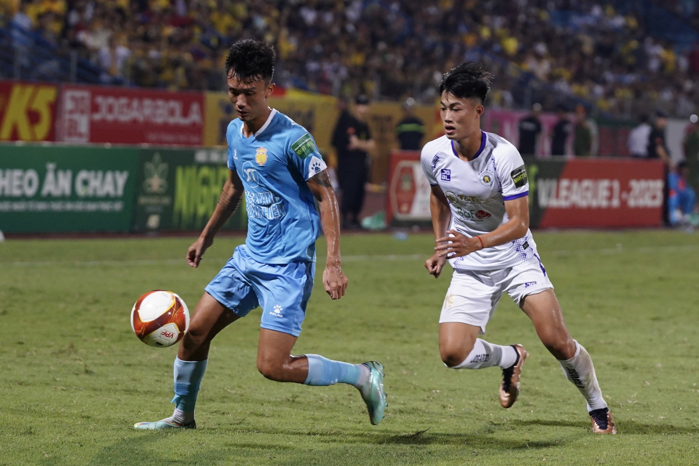 Nỗ lực bất thành của Hồng Duy và CLB Nam Định 8 Nỗ lực bất thành của Hồng Duy và CLB Nam Định 8