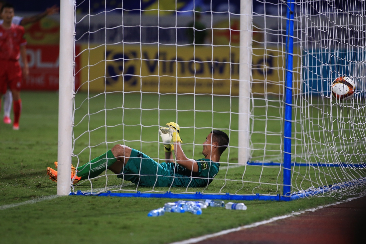 Sự cố trong trận đấu giữa Hà Nội vs Hải Phòng 7 Sự cố trong trận đấu giữa Hà Nội vs Hải Phòng 7