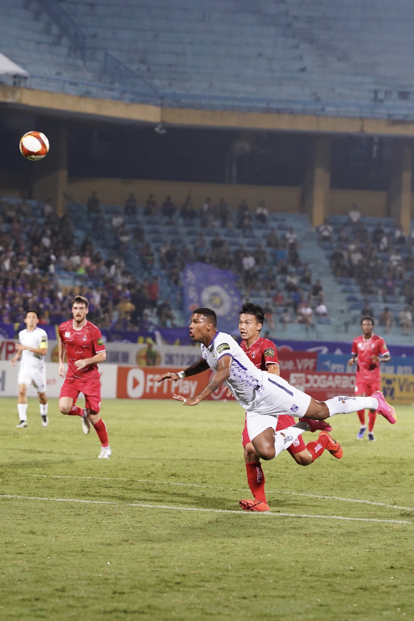 Văn Quyết đáp trả màn la ó của CĐV Hải Phòng 5