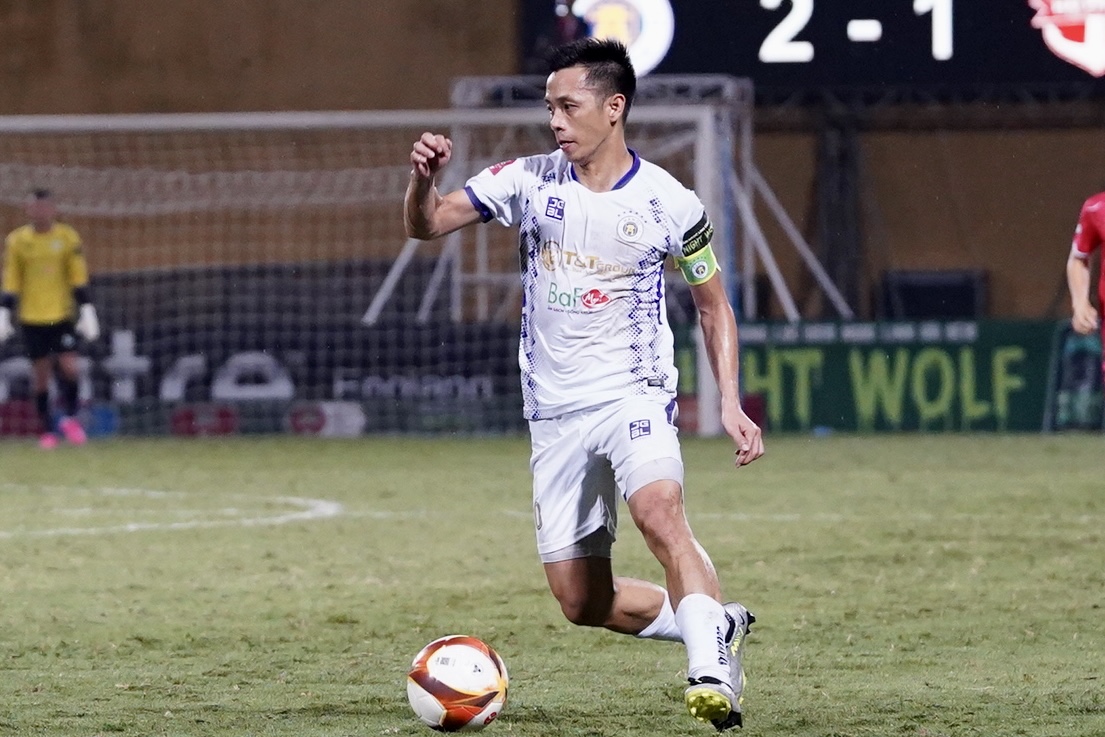 Văn Quyết đáp trả màn la ó của CĐV Hải Phòng 4