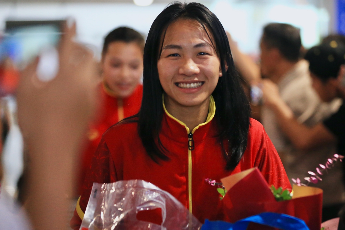 Thuy Hang dT Viet Nam ve nuoc 3/8