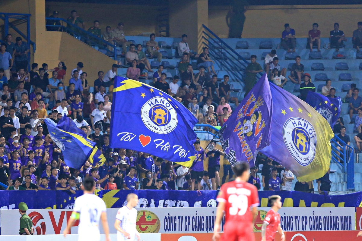 CLB Ha Noi bi phat gan 100 trieu trong vong 1 tuan