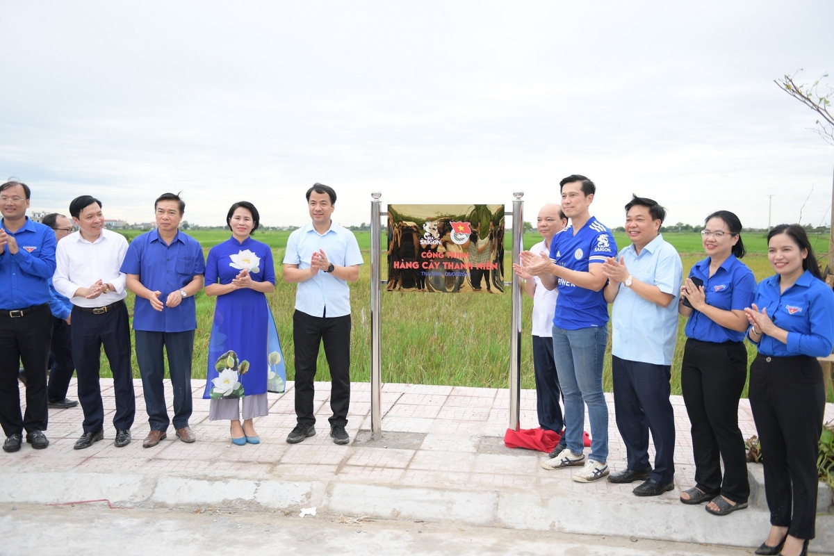 Giải bóng đá đặc biệt trong dự án cộng đồng xây dựng đất nước 3 Giải bóng đá đặc biệt trong dự án cộng đồng xây dựng đất nước 3