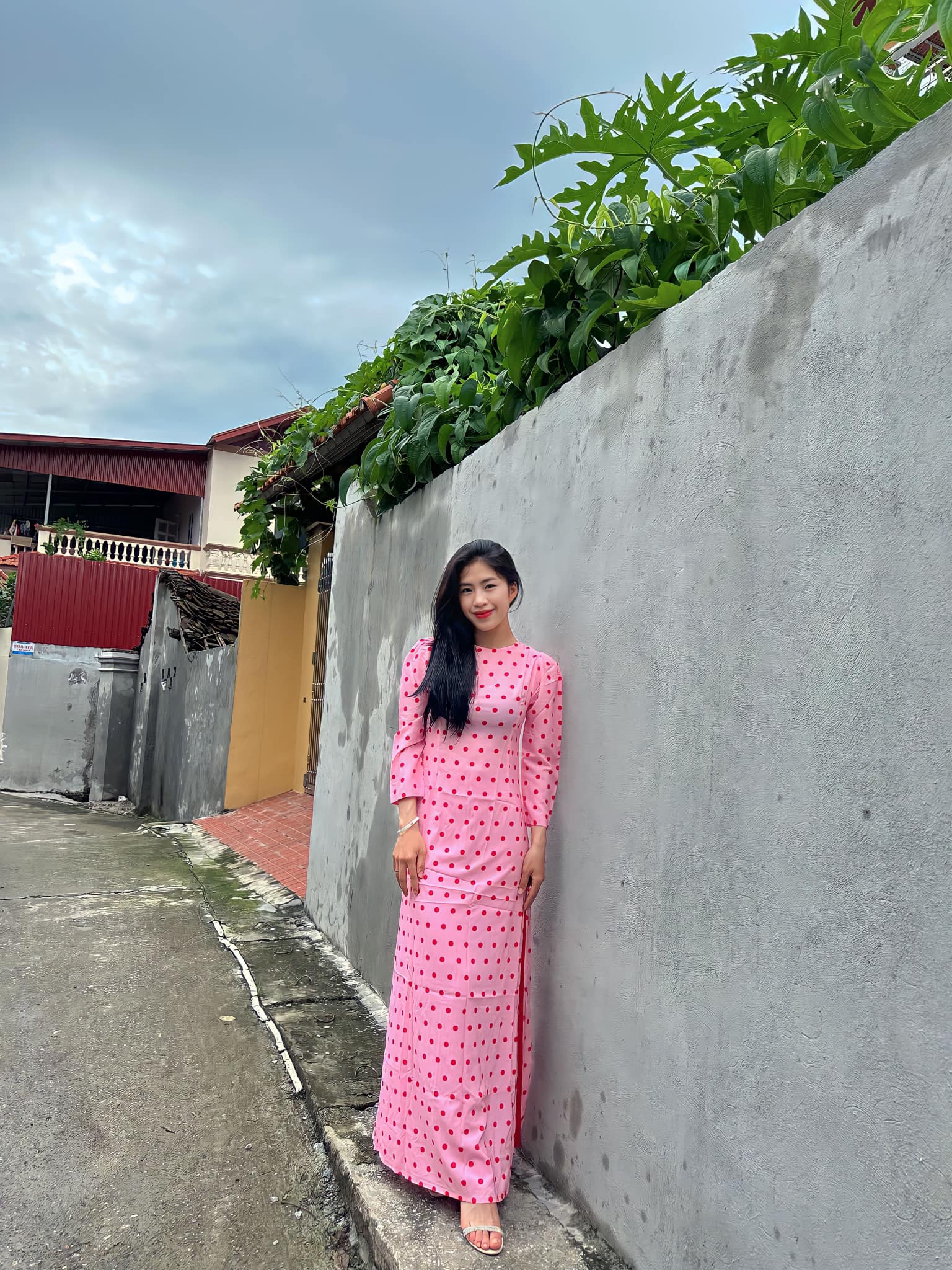 Cơn lốc đường biên Thanh Nhã xuất hiện với diện mạo ấn tượng 4