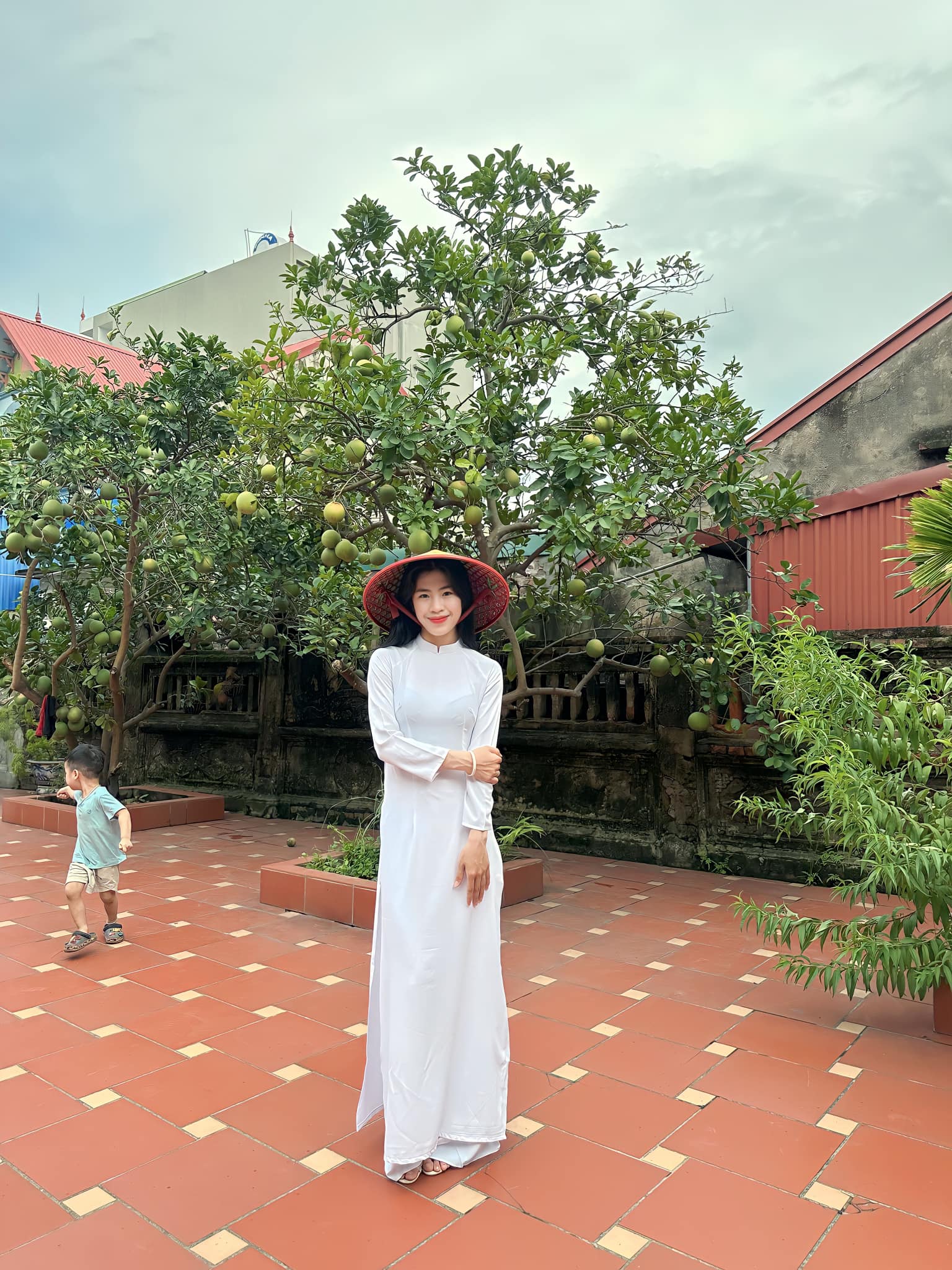 Cơn lốc đường biên Thanh Nhã xuất hiện với diện mạo ấn tượng 3