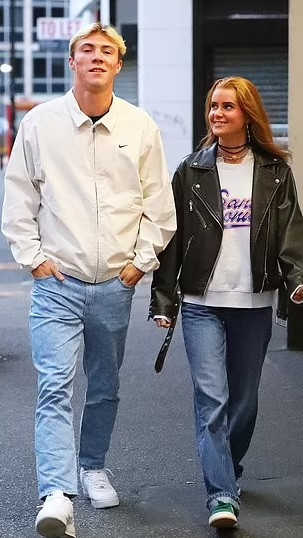 Cận cảnh nhan sắc bạn gái Rasmus Hojlund 2