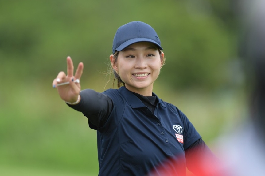 Những bóng hồng trên sân golf 5