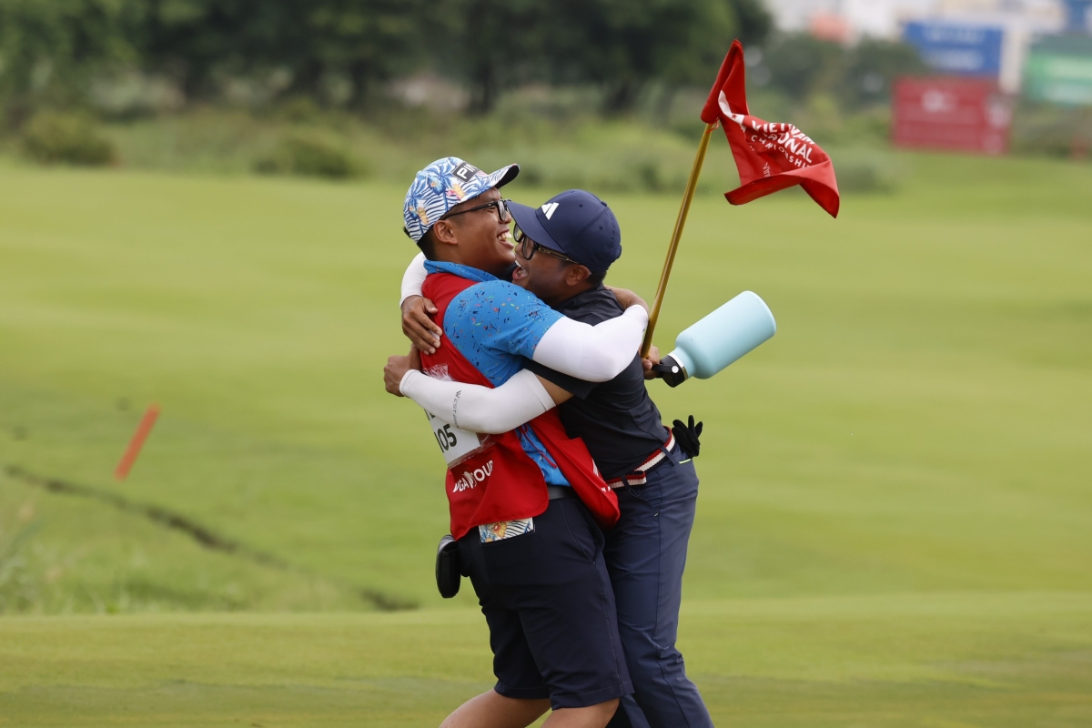 Nữ golfer sinh năm 2008 vô địch giải Golf quốc gia 1