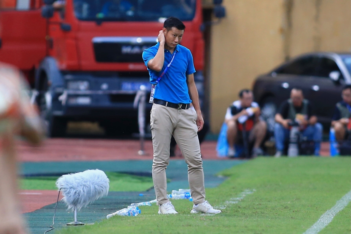 Cầu thủ Viettel thất vọng khi hết cửa vô địch 8