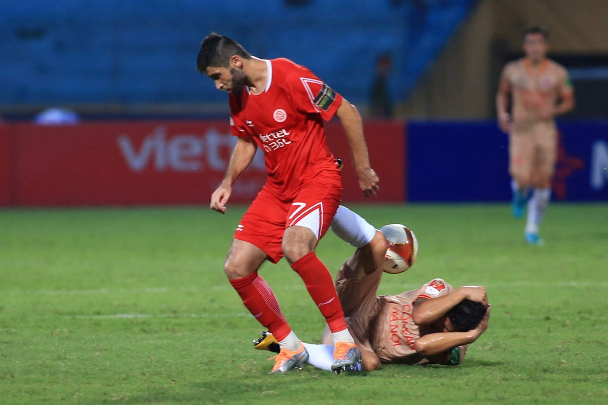 Cầu thủ Viettel thất vọng khi hết cửa vô địch 7