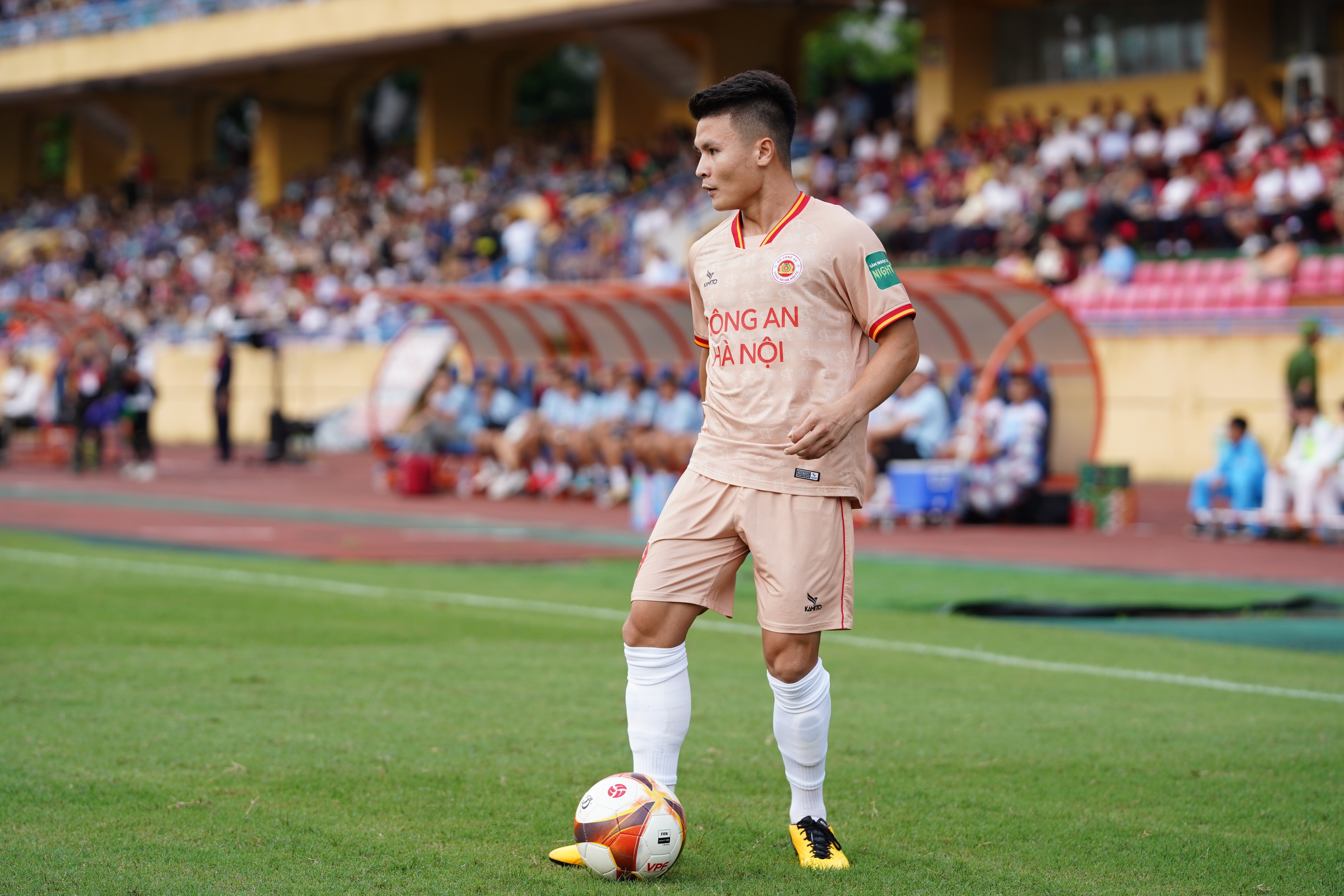 Được nhường đá phạt đền, Quang Hải phá dớp 8 trận tịt ngòi 1