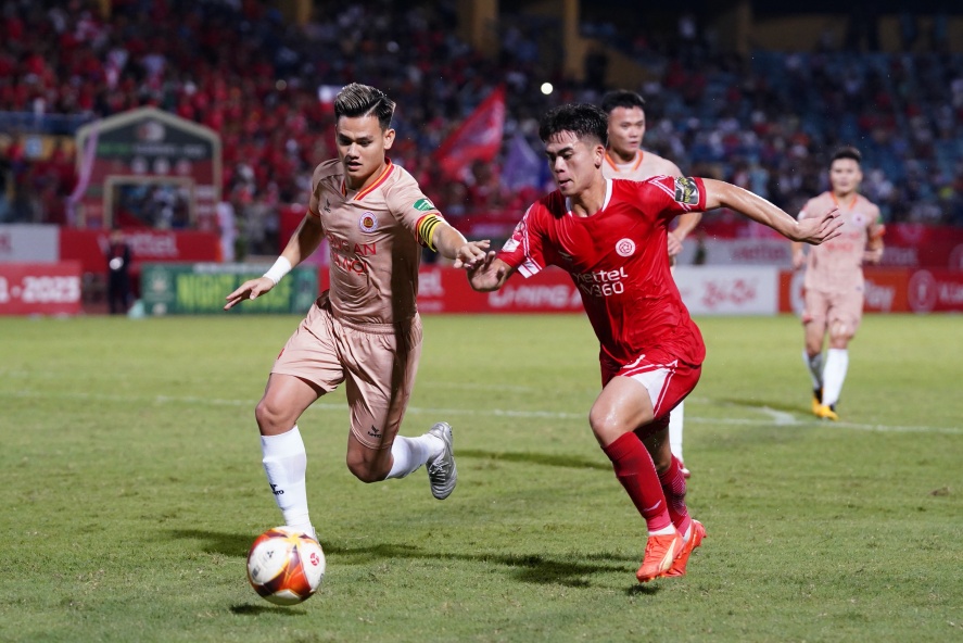 Ngoại binh rực sáng, Công an Hà Nội chạm một tay vào chức vô địch 6