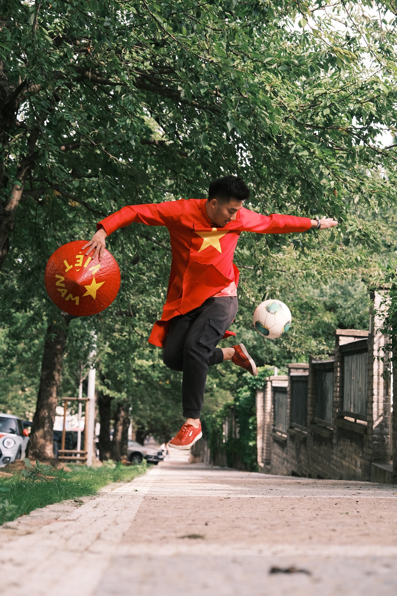 VĐV Việt Nam đi vào lịch sử tại giải tâng bóng nghệ thuật thế giới 1