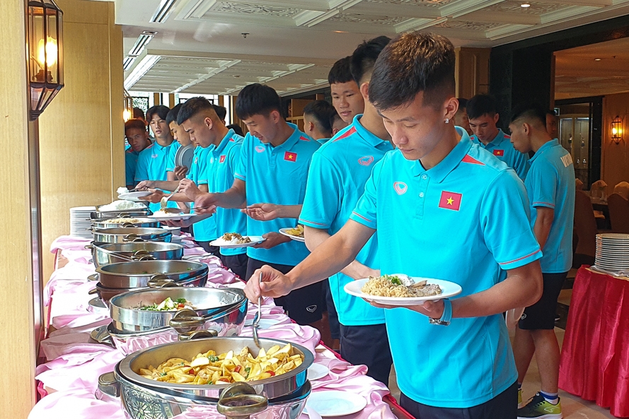 Đội tuyển U23 Việt Nam đặt chân tới Bangkok, bắt đầu hành trình U23 Đông Nam Á 3 Đội tuyển U23 Việt Nam đặt chân tới Bangkok, bắt đầu hành trình U23 Đông Nam Á 3