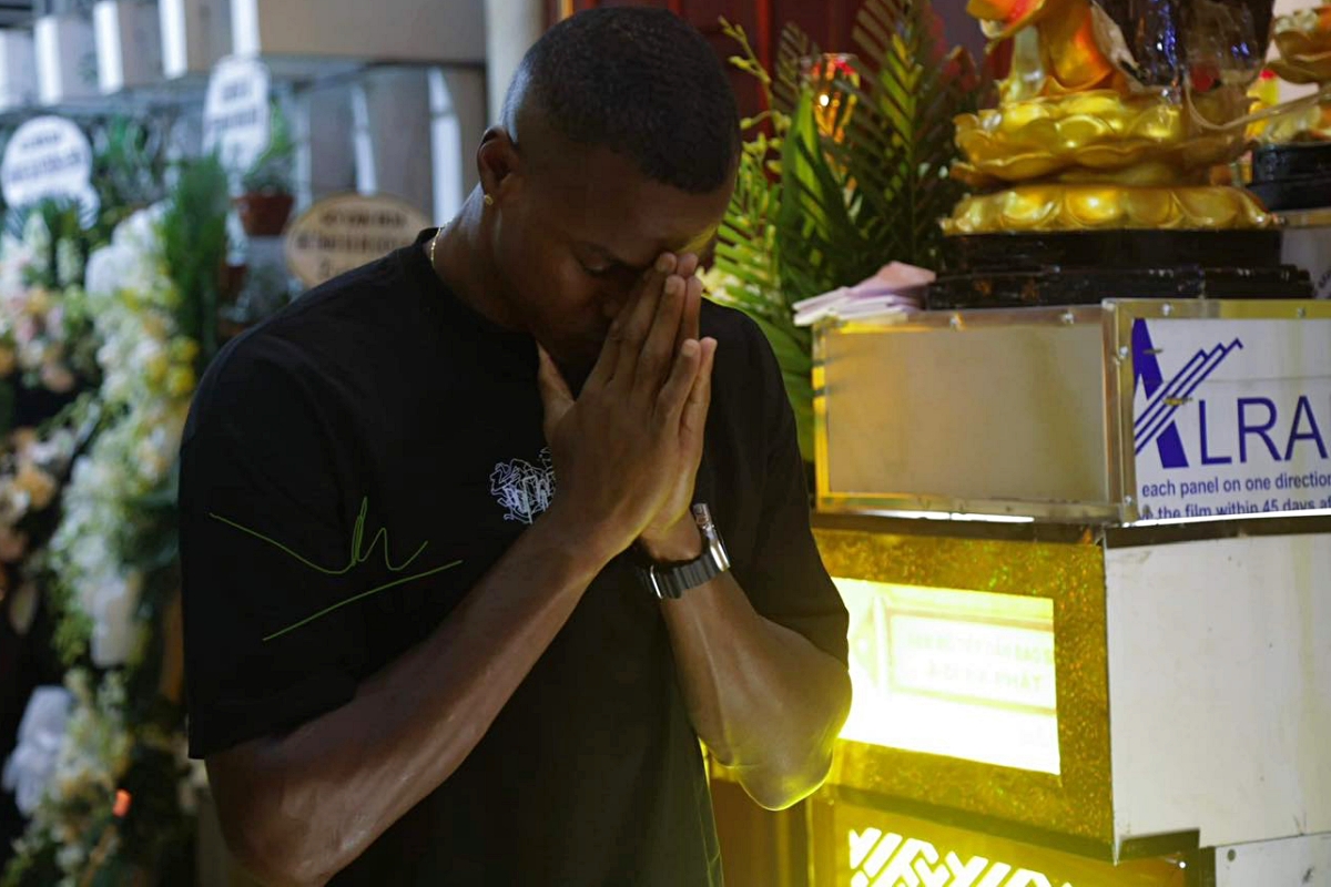 Brandao tro lai Gia Lai dua tang dong doi