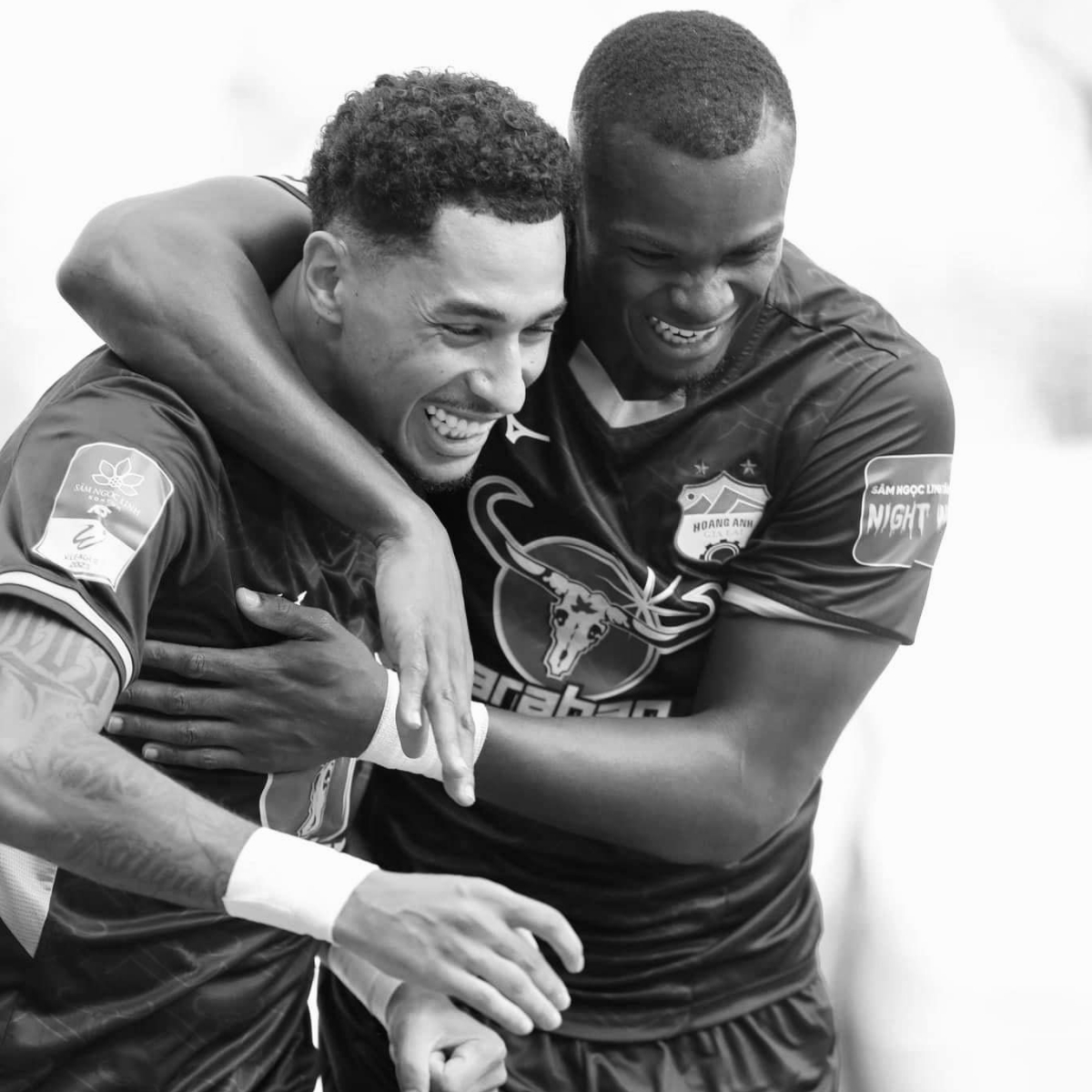 Brandao tro lai Gia Lai dua tang dong doi