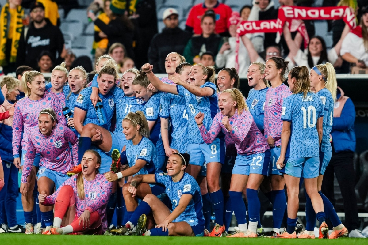 dT nu Anh lan dau vao chung ket World Cup nu sau khi danh bai Australia