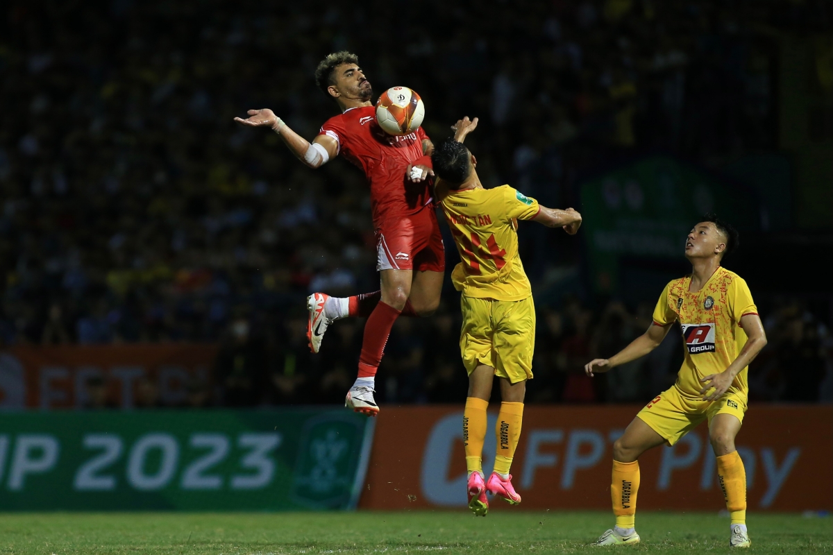 Đồng đội Salah bất lực, Viettel lỡ hẹn Cúp Quốc gia 8