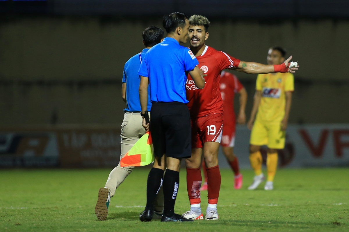 Đồng đội Salah bất lực, Viettel lỡ hẹn Cúp Quốc gia 10