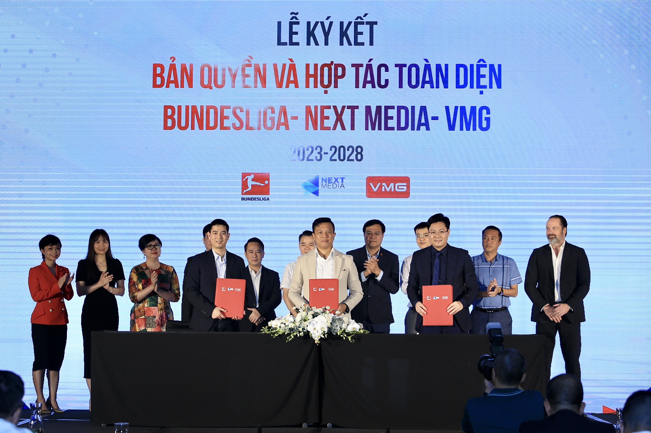 Lễ ký kết giua 3 don vi Next Media VMG và Bundesliga