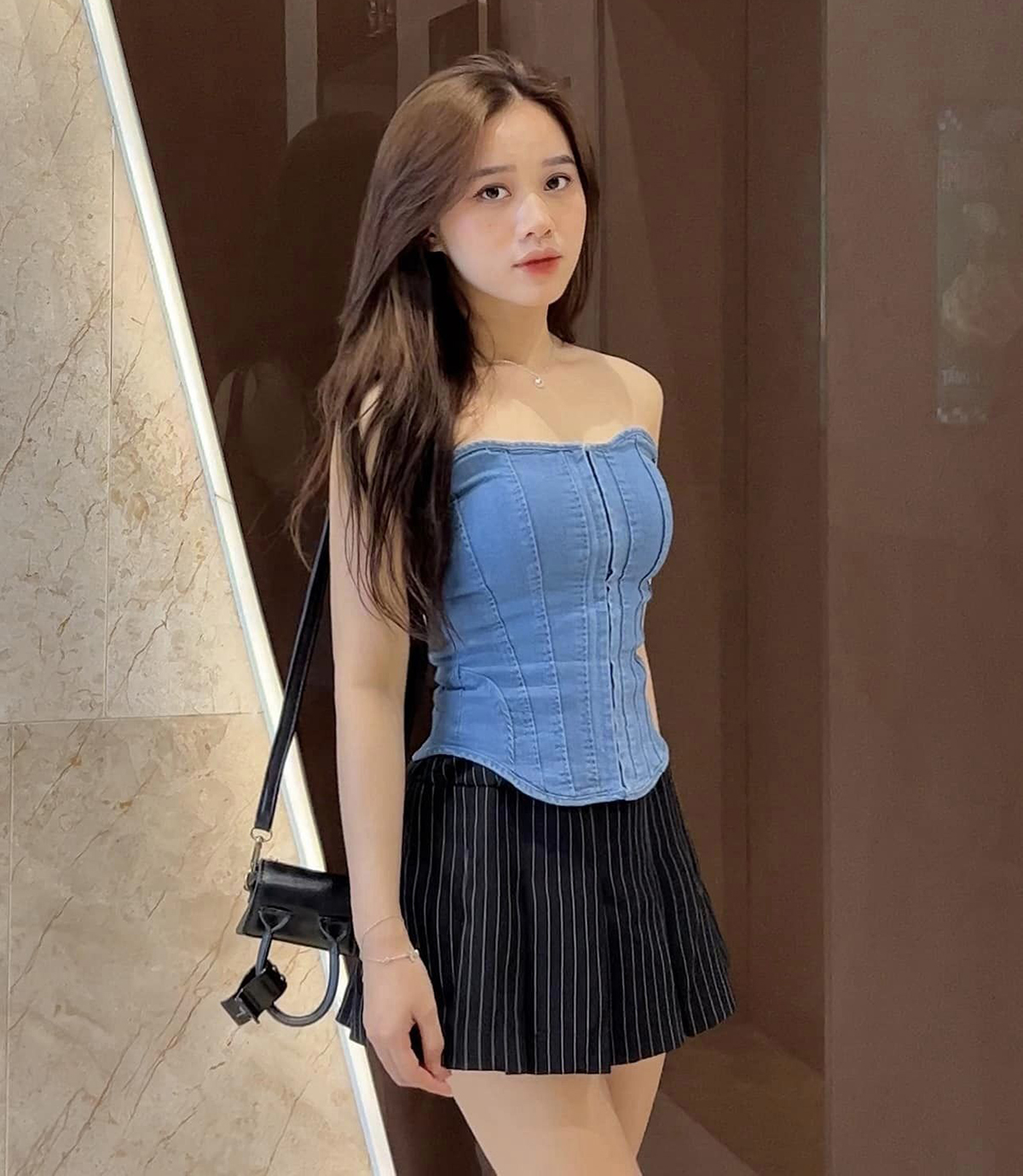 Nhâm Mạnh Dũng tình tứ cùng bạn gái hot tiktoker 6