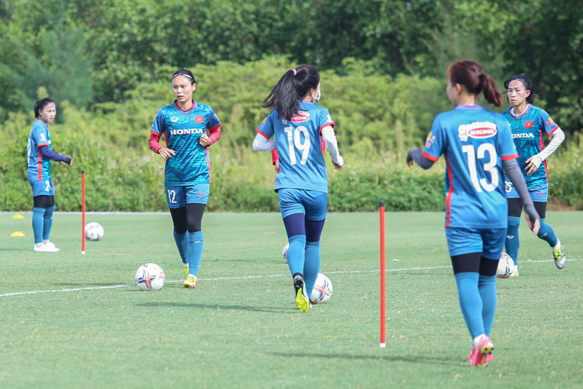 ĐT nữ Việt Nam hứng khởi trong chuyến tập huấn ở Hải Phòng 2