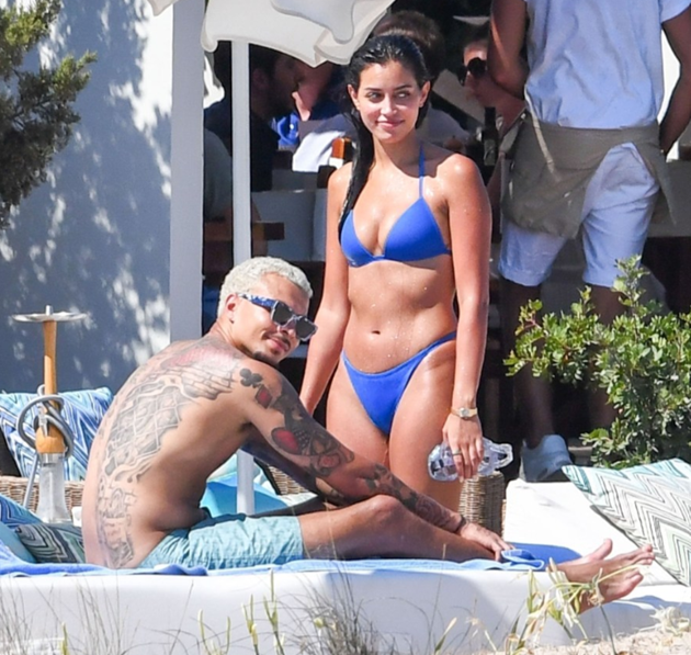 Dele Alli và bạn gái xinh đẹp táo bạo trước ống kính 1