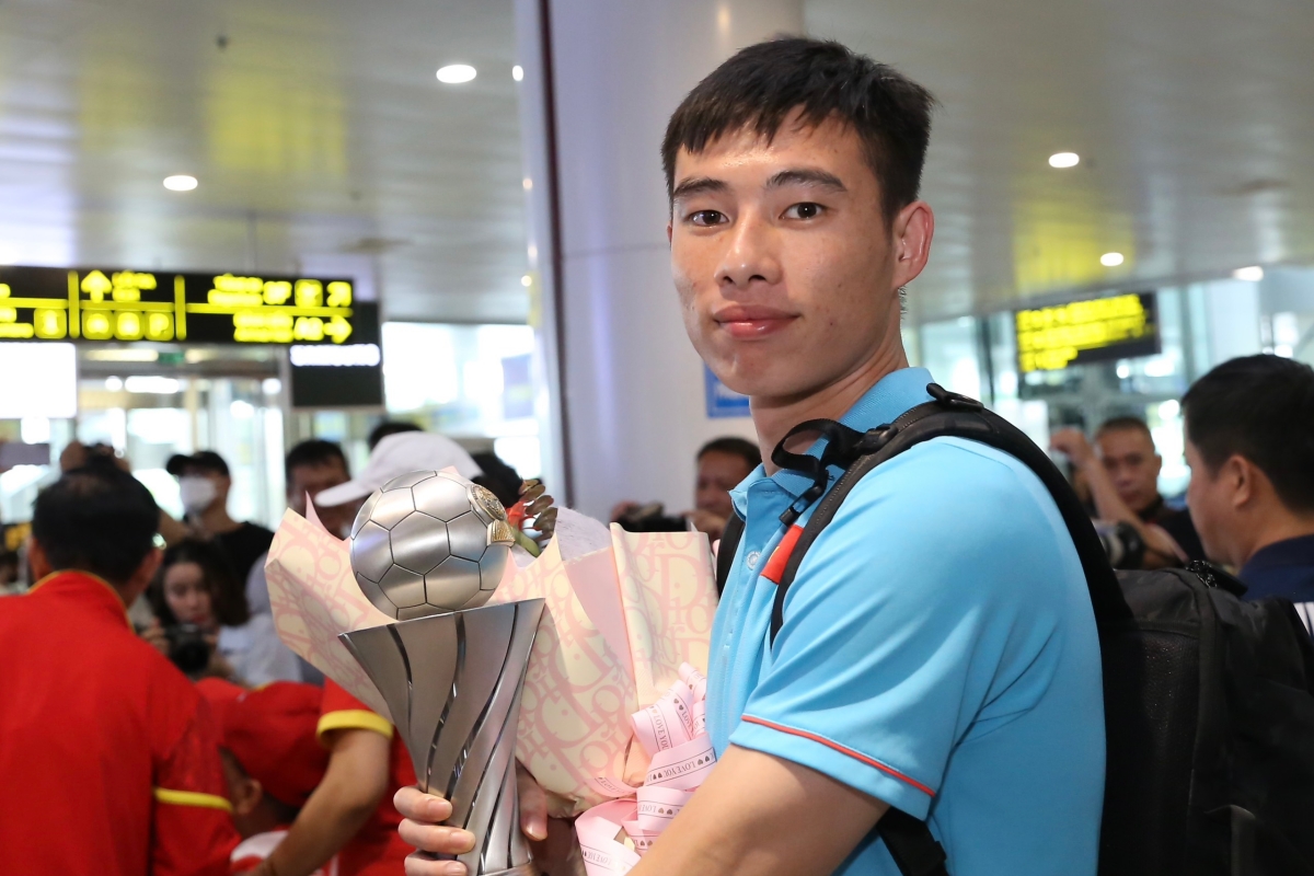 ĐT U23 Việt Nam về nước sau hành trình vô địch Đông Nam Á 3