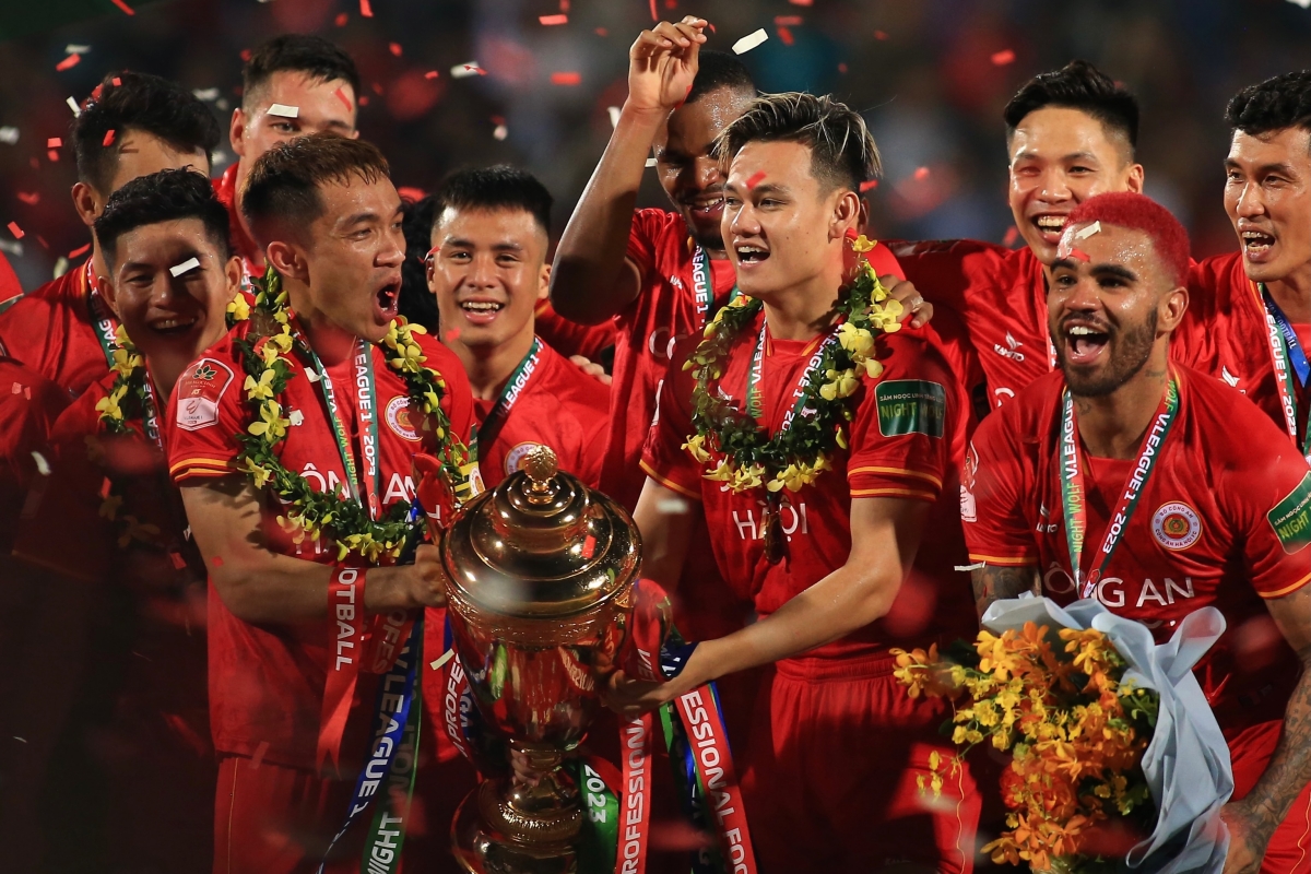 Những hình ảnh ấn tượng trong chức vô địch đầu tiên của CAHN 6 Những hình ảnh ấn tượng trong chức vô địch đầu tiên của CAHN 6