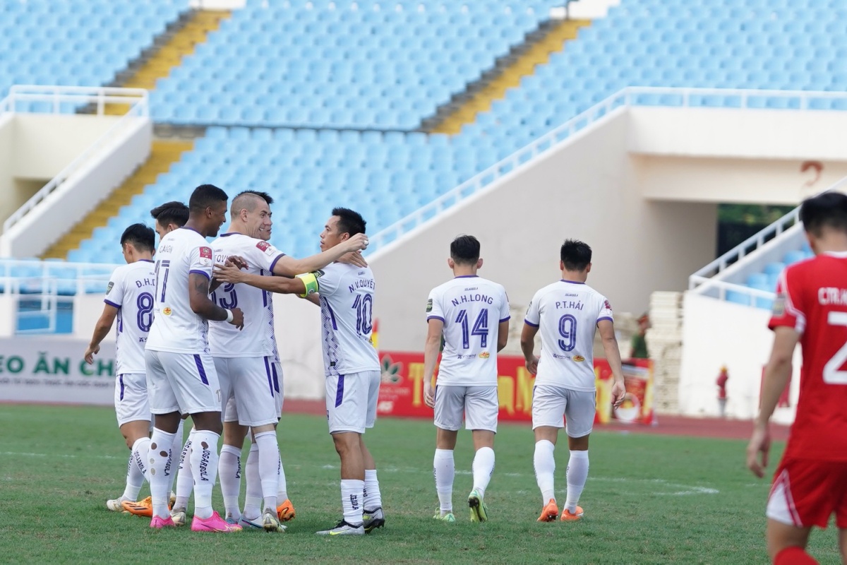 Văn Hoàng, Xuân Mạnh cực bảnh trong ngày ra mắt CLB Hà Nội 7