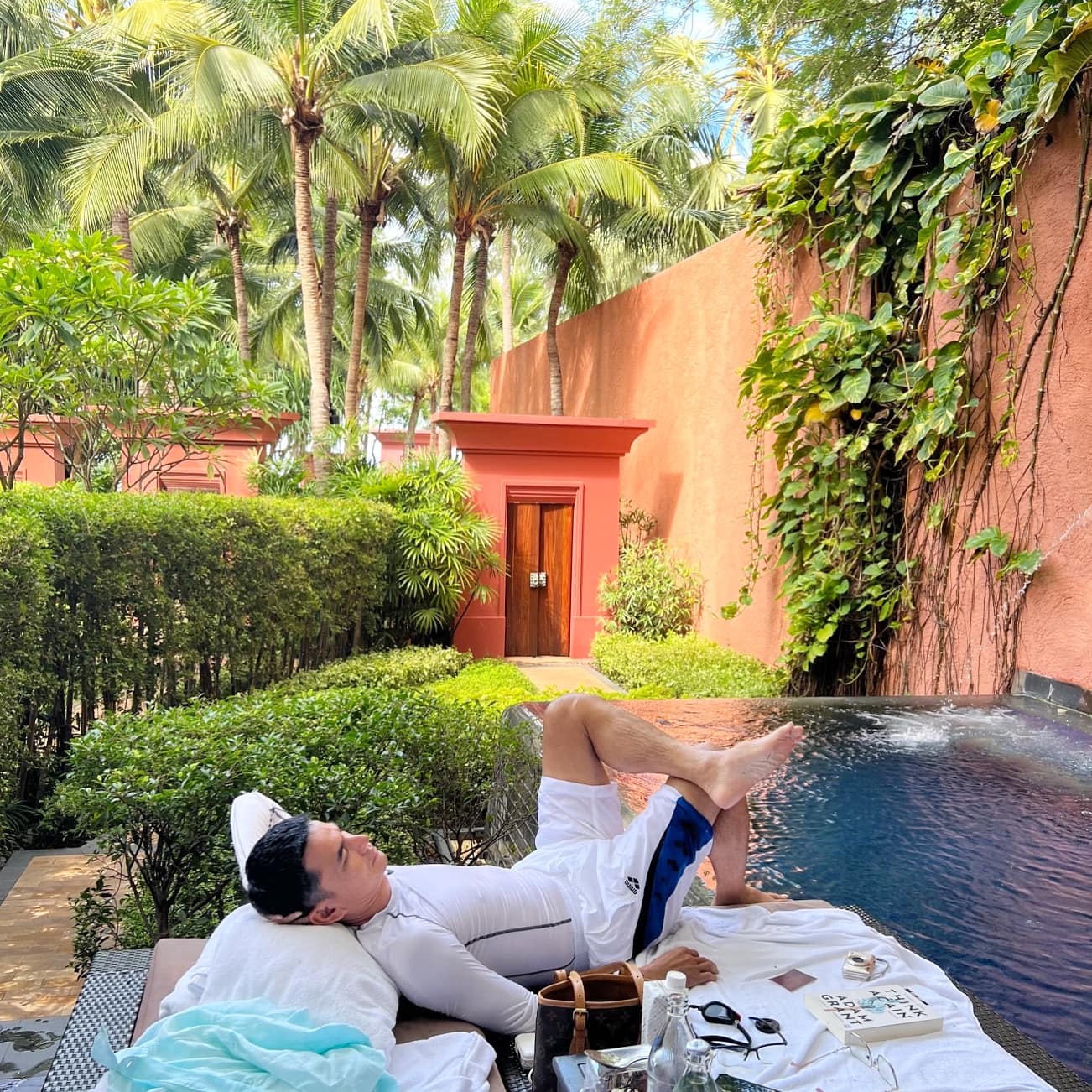 HLV Kiatisuk vi vu cùng gia đình trước khi trở lại Việt Nam 7