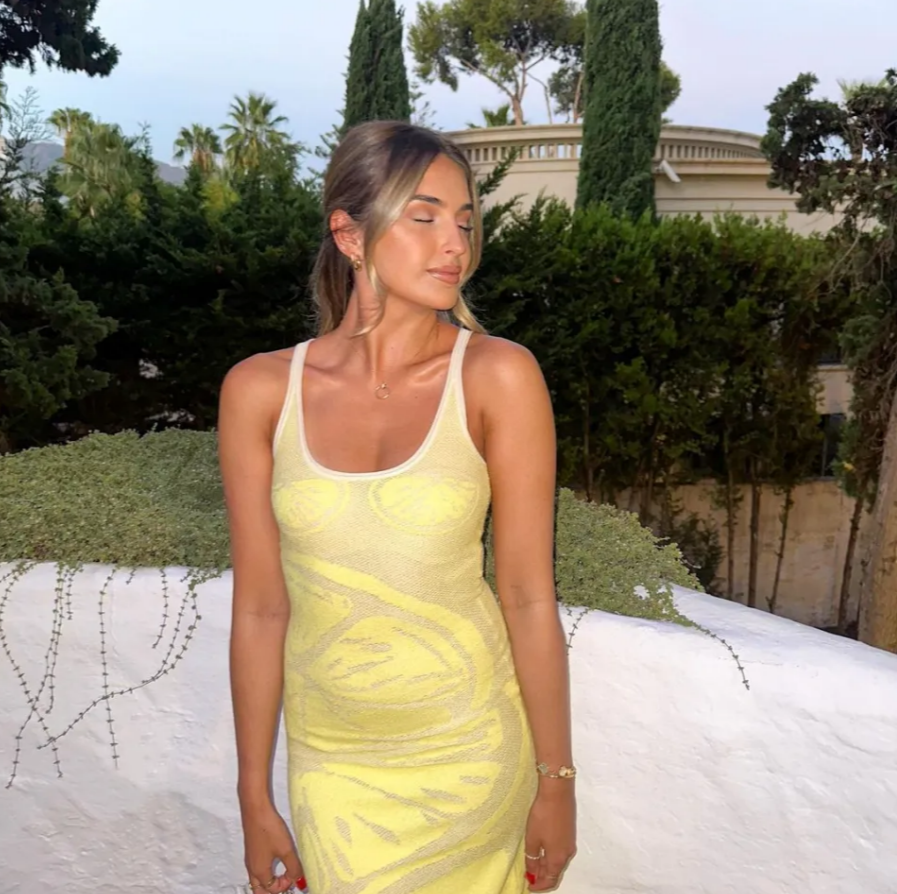 Bạn gái Jack Grealish khoe thân hình tuyệt đẹp 3