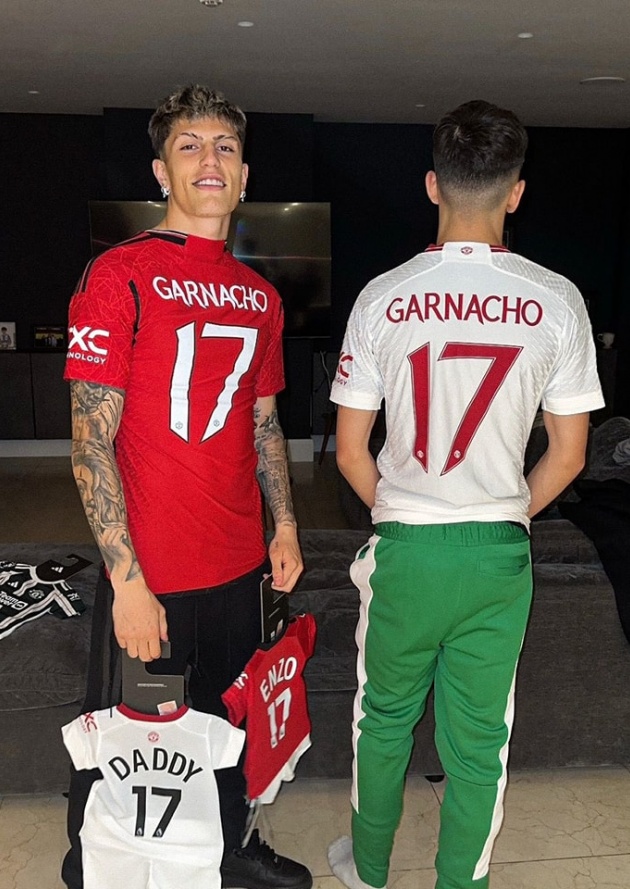 Alejandro Garnacho kế thừa số áo của Luis Nani 1