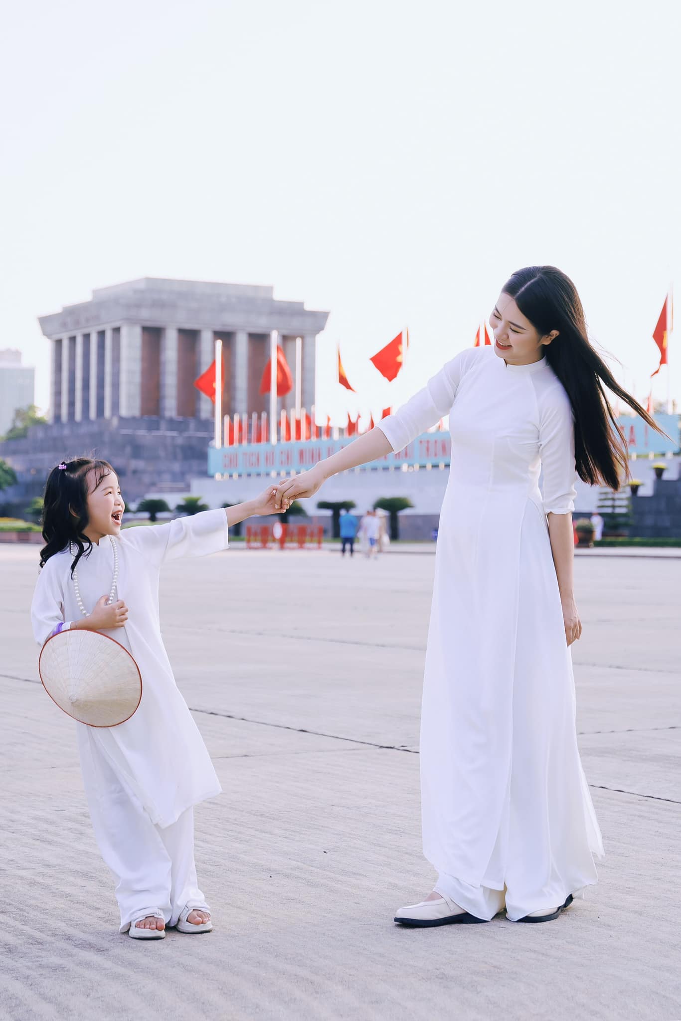 Bộ ảnh mừng Tết Độc Lập của gia đình Quế Ngọc Hải gây sốt 7