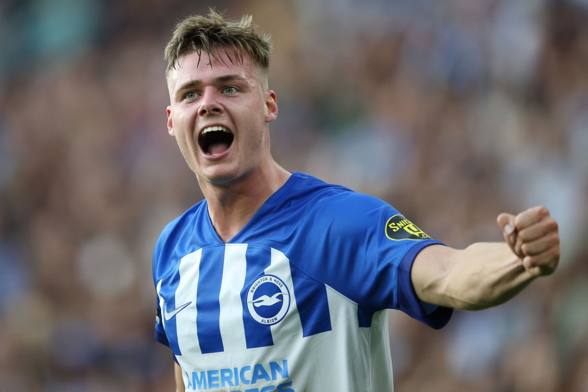 Evan Ferguson lap hattrick Premier League o tuoi 18