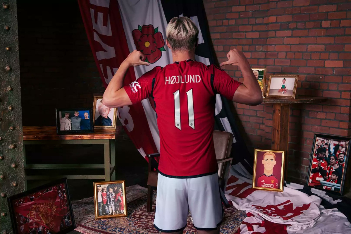 Rasmus Hojlund sẽ đeo chiếc áo số 11 Mason Greenwood để lại Rasmus Hojlund se deo chiec ao so 11 Mason Greenwood de lai