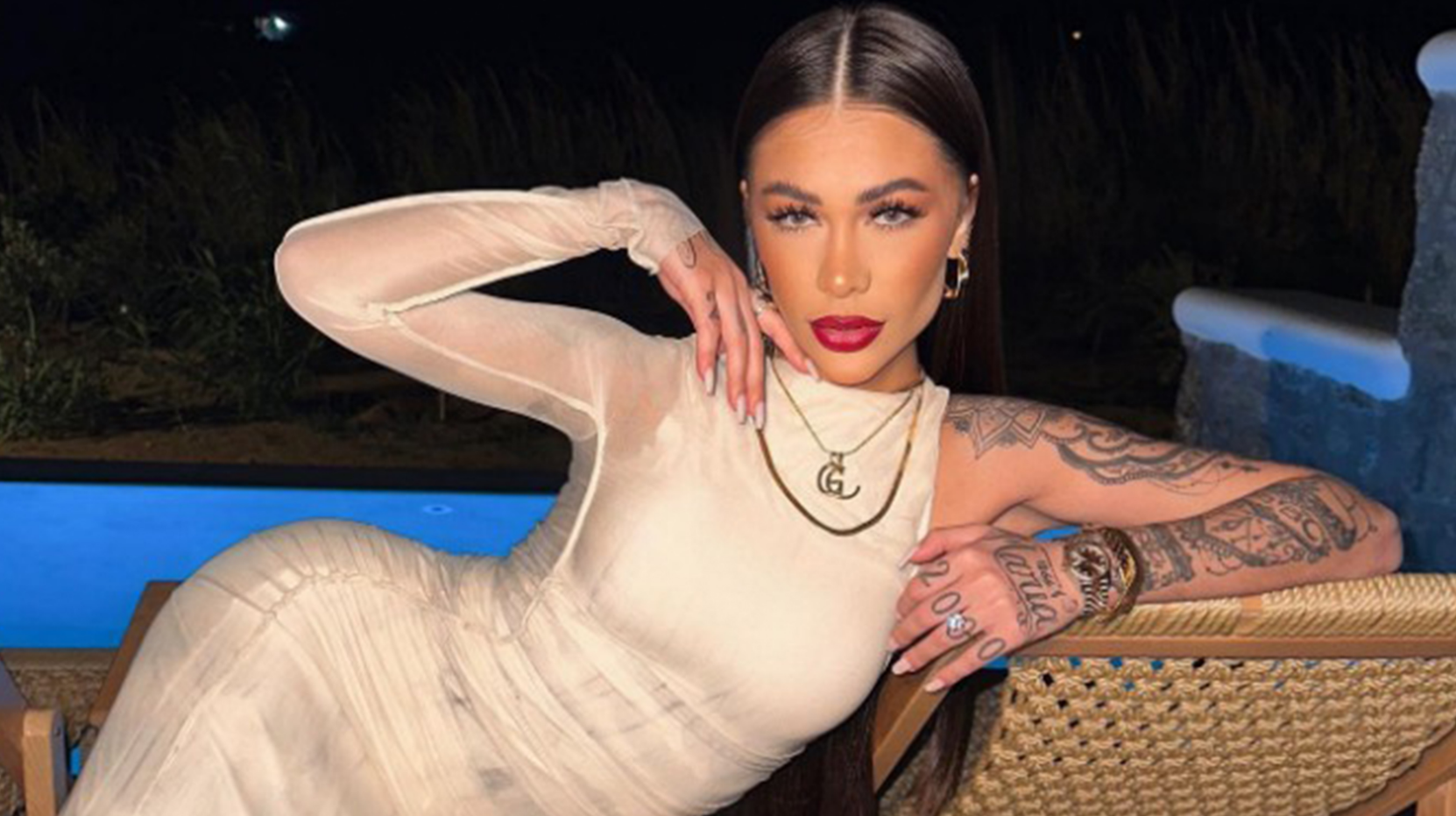 Nhan sắc người đẹp tố Antony hành hung 9