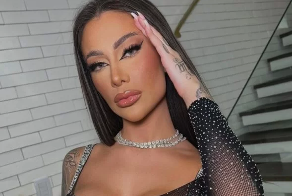 Nhan sắc người đẹp tố Antony hành hung 8