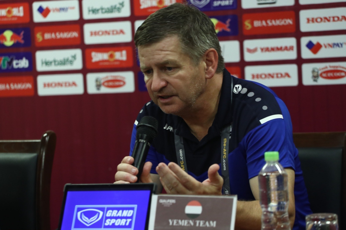 HLV Miroslav Soukup của ĐT U23 Yemen HLV Miroslav Soukup cua dT U23 Yemen