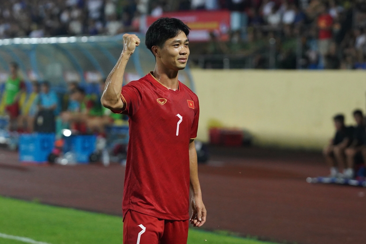 Công Phượng gọi, Văn Toàn trả lời trong trận thắng Palestine 5