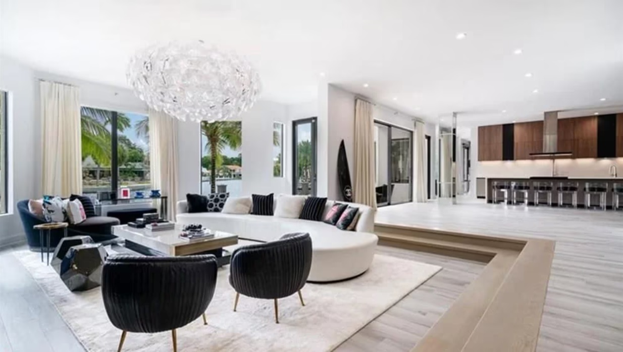 Chiêm ngưỡng biệt thự cực đẹp mà Messi mới tậu 4