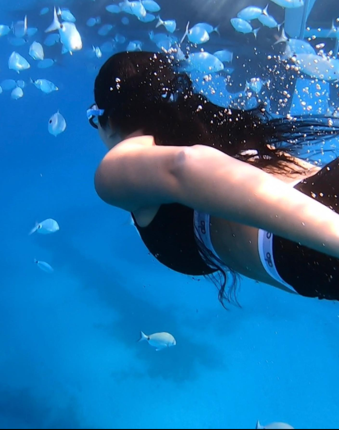 Georgina Rodriguez khoe thân hình cực chuẩn trong kỳ nghỉ 5