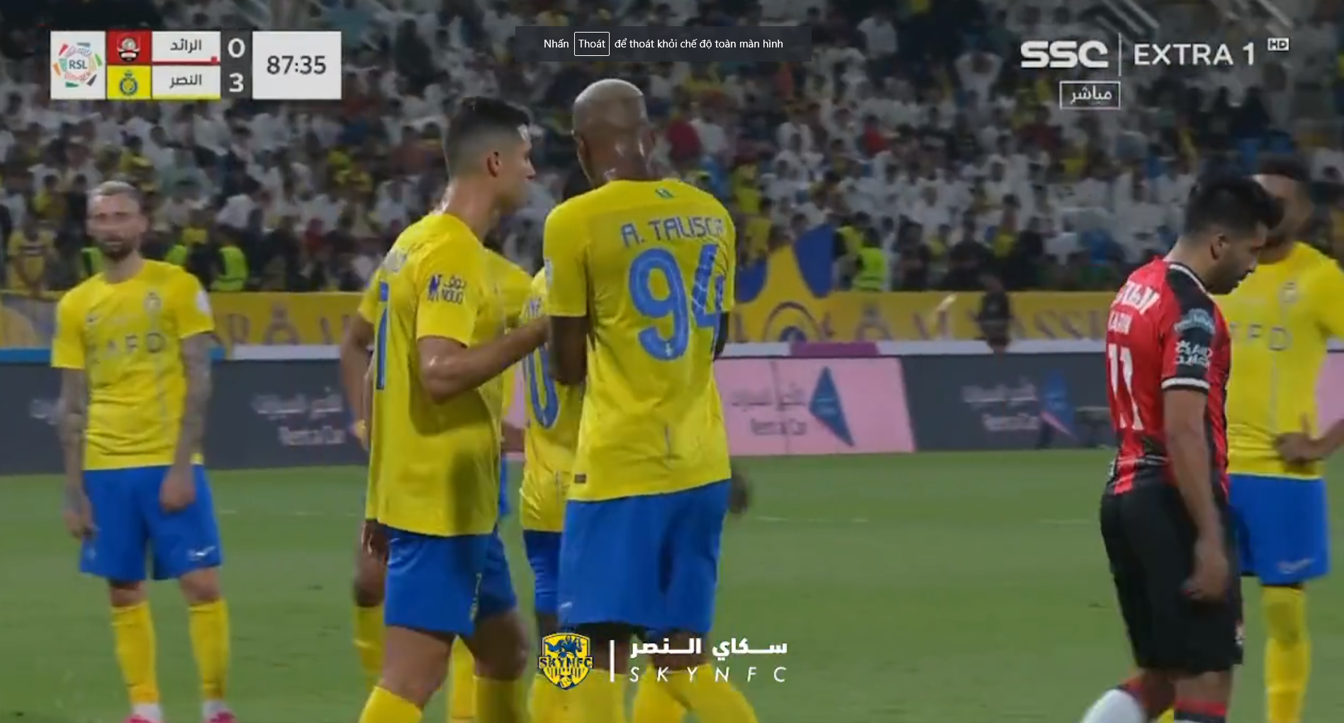 Cầu thủ đối phương tranh nhau đá 11m, Ronaldo đứng ra can thiệp 2 Cầu thủ đối phương tranh nhau đá 11m, Ronaldo đứng ra can thiệp 2