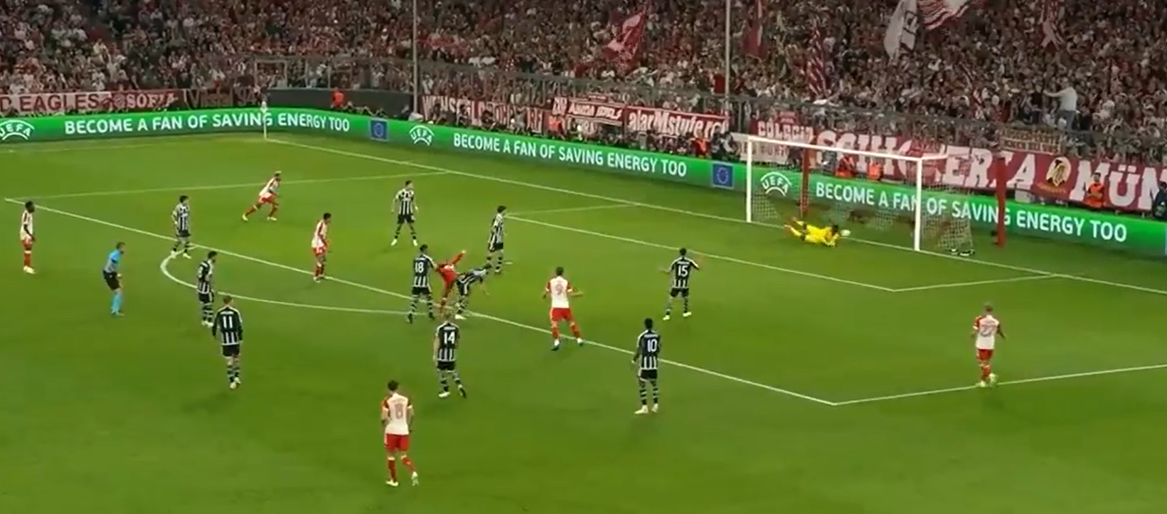 Sai lầm khó tin của Andre Onana trước Bayern Munich 2