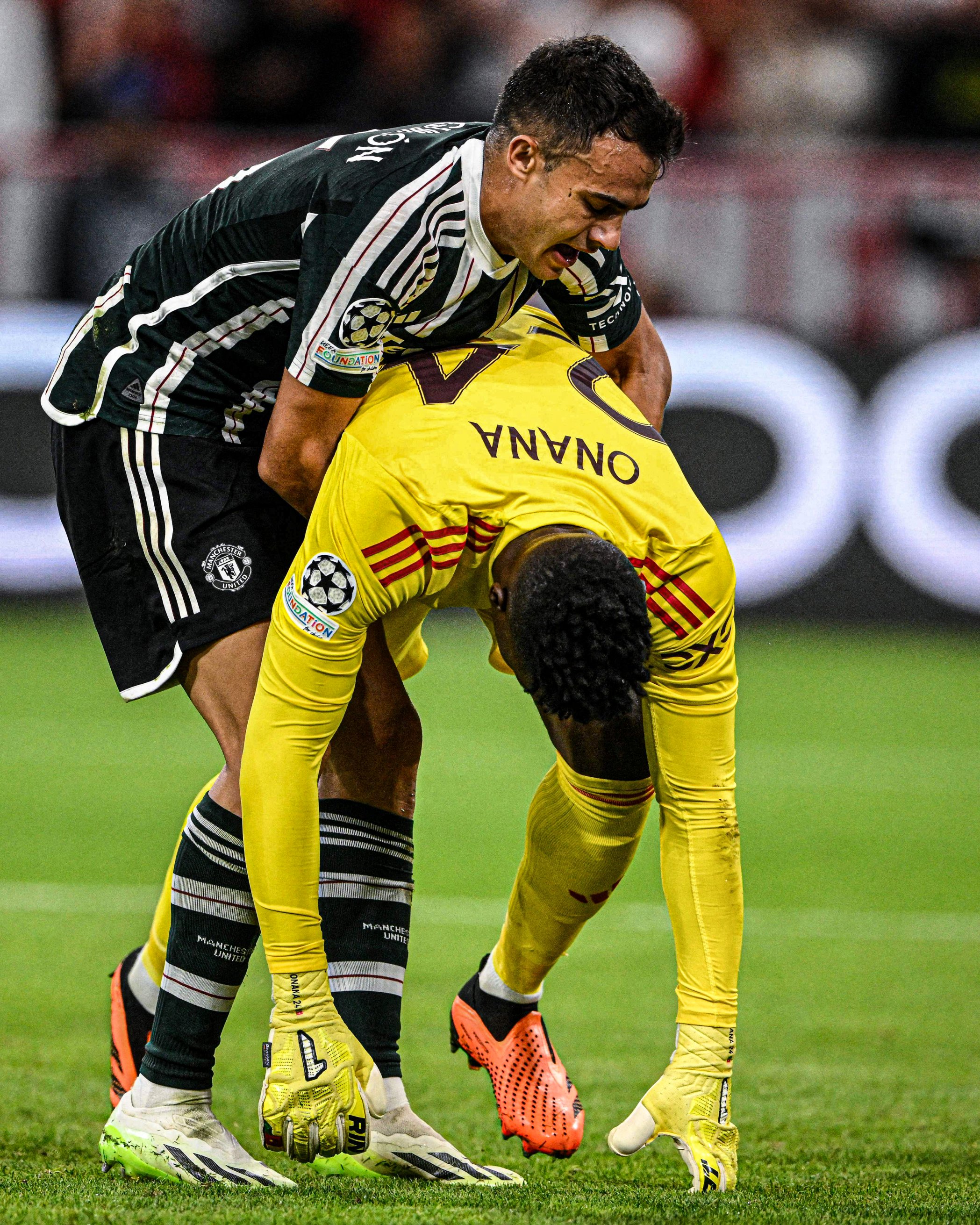 CĐV MU khen ngợi Sergio Reguilon sau 2 hành động ở trận gặp Bayern 1 CĐV MU khen ngợi Sergio Reguilon sau 2 hành động ở trận gặp Bayern 1