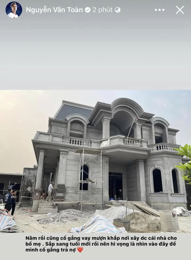 Mang tiền về cho mẹ, tiền đạo Văn Toàn giúp gia đình xây biệt thư lộng lẫy ở quê nhà 1