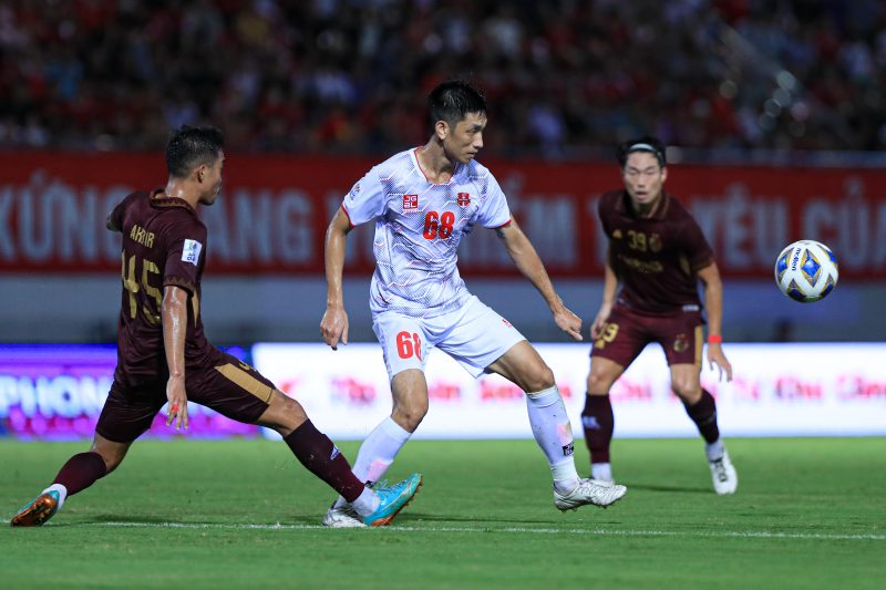 Trong dai Hai Phong vs Makassar