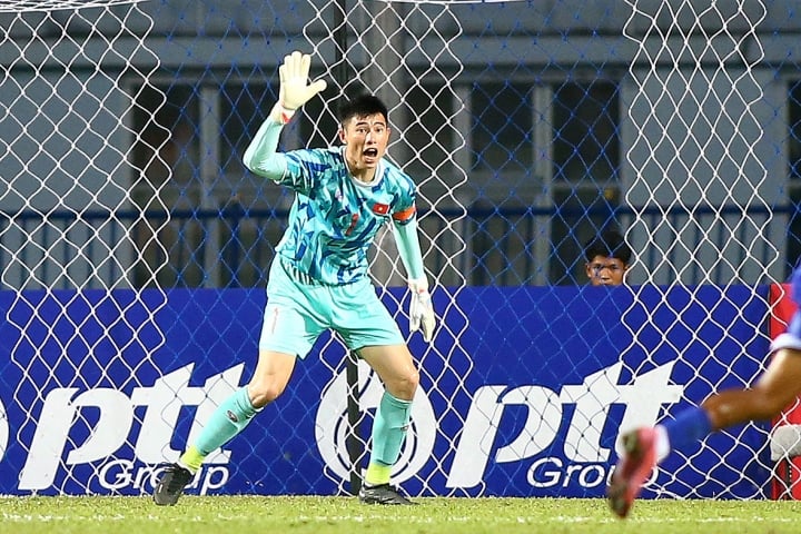 Thủ môn Quan Văn Chuẩn và kí ức khó quên trước Saudi Arabia 2