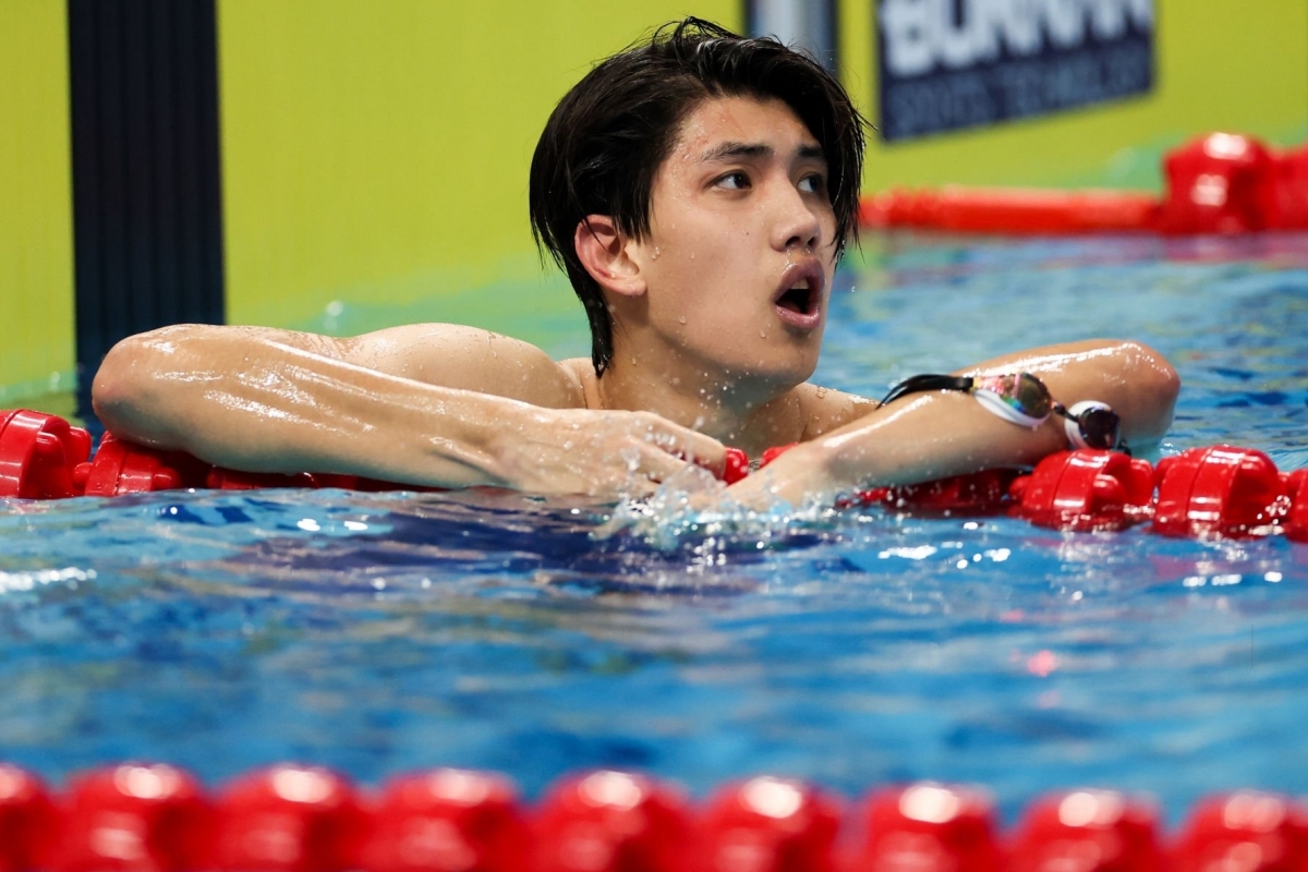 Kình ngư đánh bại Huy Hoàng gây sốt vì vẻ điển trai 3 Kình ngư đánh bại Huy Hoàng gây sốt vì vẻ điển trai 3